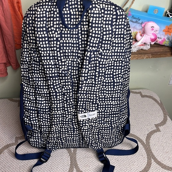 The North Face Wise Guy Backpack, Navy White, Medium Size school bag, hiking - Picture 6 of 17